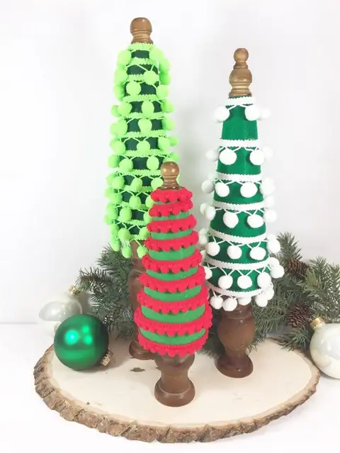 Простые DIY (своими руками) елки из войлока для вашего Рождества