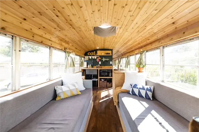 The Skoolie - Романтический интерьер Urban Glamping