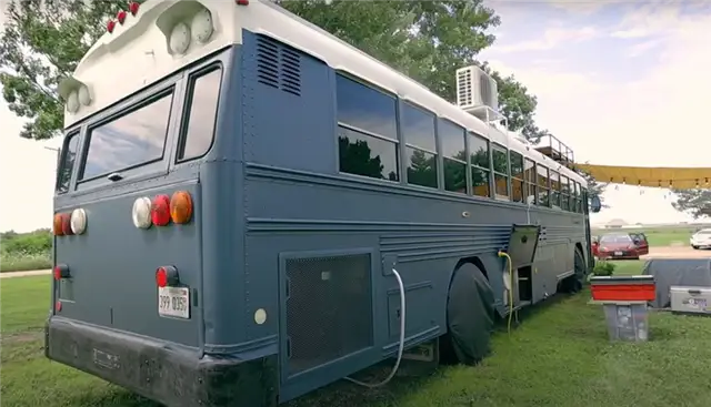 Семейная пара DIY (своими руками) School Bus Conversion
