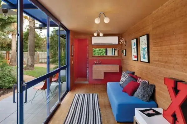 Shipping-Container-Guest-House5