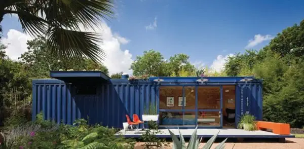 Shipping-Container-Guest-House1