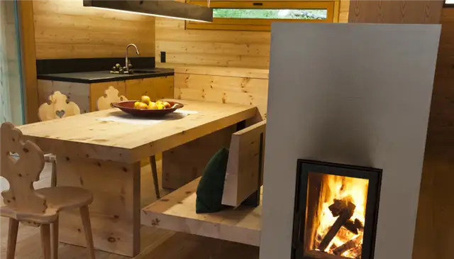 Tyrol-alpine-lodge-dining-table