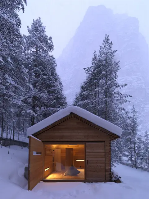 Tyrol-alpine-lodge-wooden-wall-enclosure