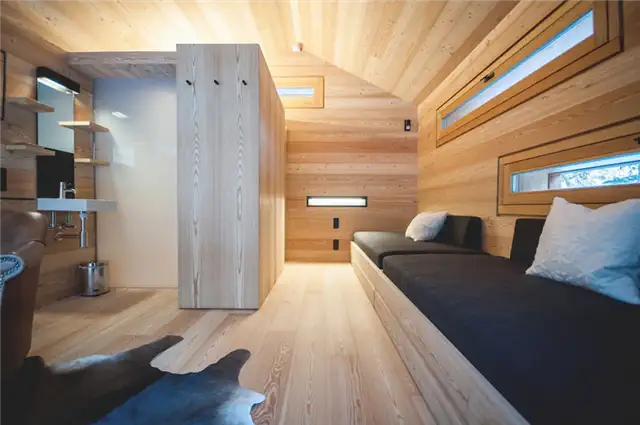 Tyrol-alpine-lodge-studio-interior