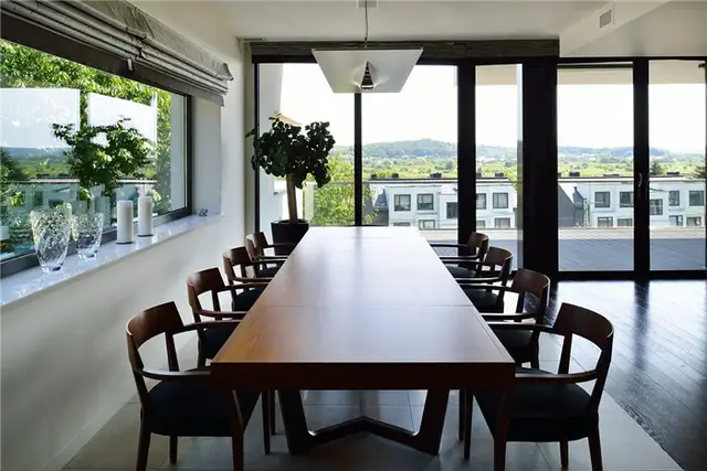 gg_house_dining_table