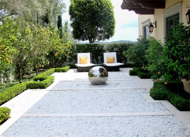 natural-decor-for-backyards