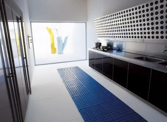 blue-in-kitchen-582x426