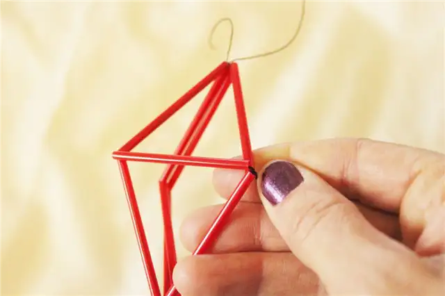DIY (своими руками) Goemetric Straw Ornaments - Закрепите леску на соседнем боковом шве