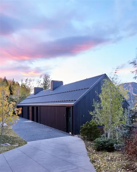 Art Barn, Aspen CO Архитектор: Rowland & Broughton