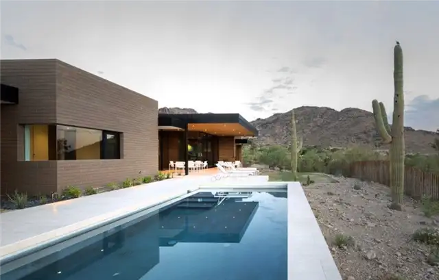 Современный дом из глинобитных блоков от Brent Kendle