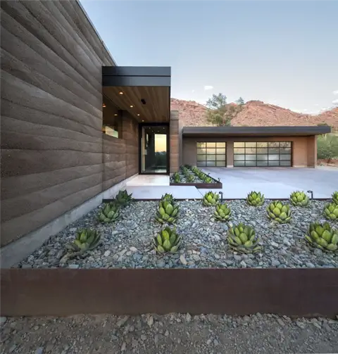 Вход в дом Rammed Earth Modern House by Brent Kendle
