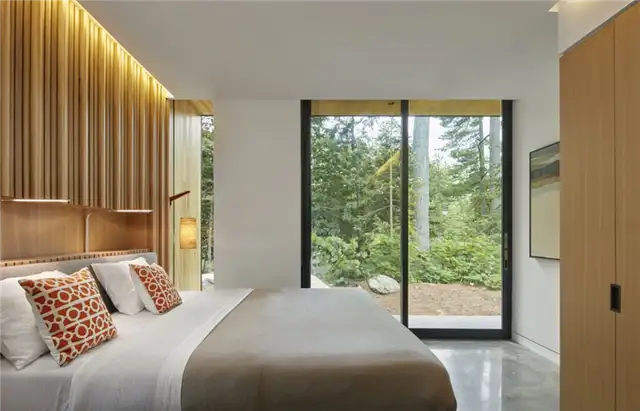 Спальня в резиденции Lake Manitouwabing Residence