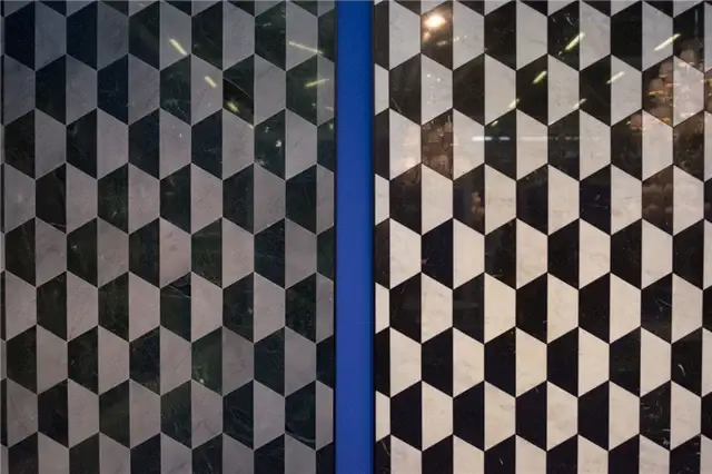 Bisazza соты для ванной черно-белые