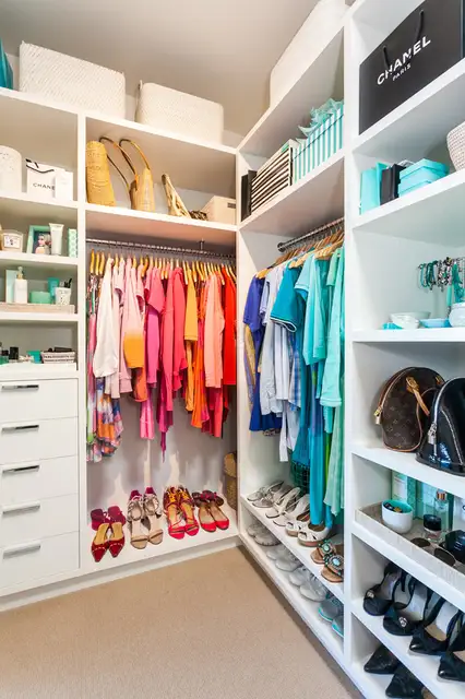 beach-house-walk-in-closet