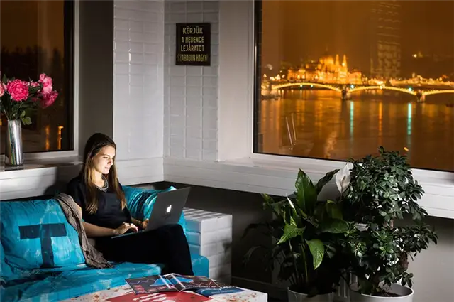 the-google-office-in-budapest-bridge-view