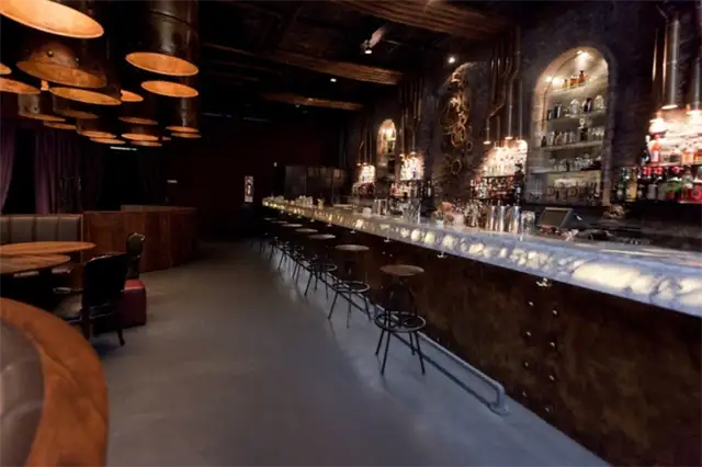 Victoria-Brown-bar-long-bar