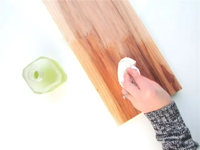 diy-patio-tray-apply-board-conditioner