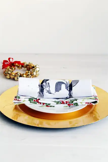 Marbled-Christmas-Crackers-Step14