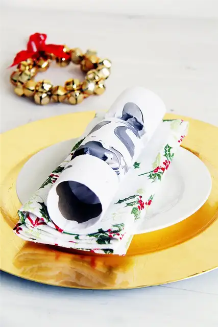 Marbled-Christmas-Crackers-Step13