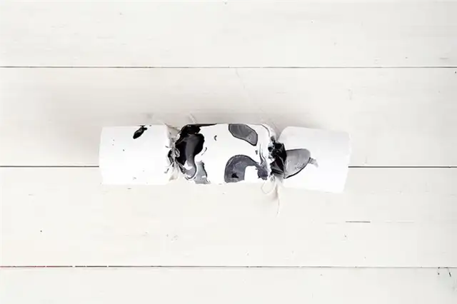 Marbled-Christmas-Crackers-Step11