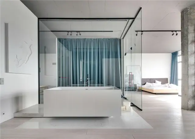 minimal-kiev-apartment-glass-bathroom-wall