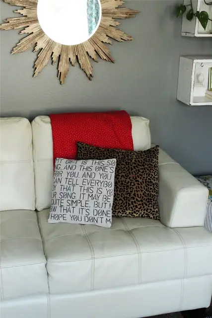 DIY (своими руками)-Valentine-Stencil-Pillow4