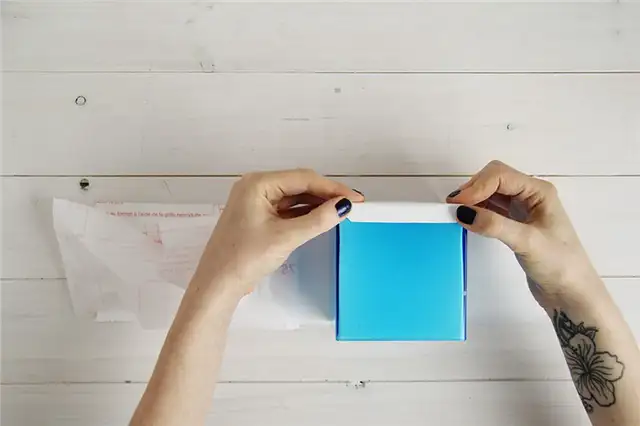 Wood-Effect-Covered-Containers-product-peel-off-paper