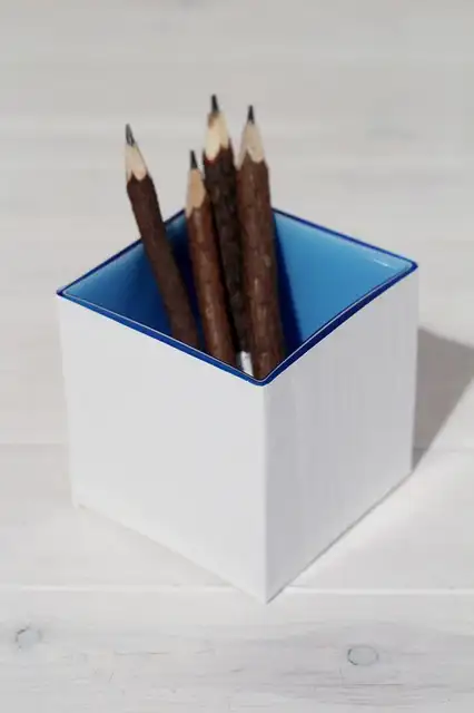 Wood-Effect-Covered-Containers-diy