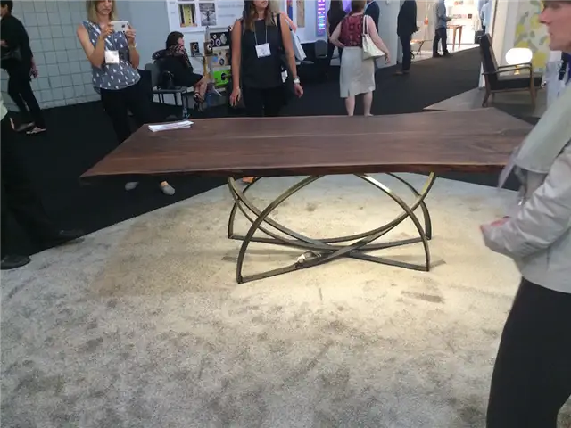Стол ICFF Cherrywood Studio