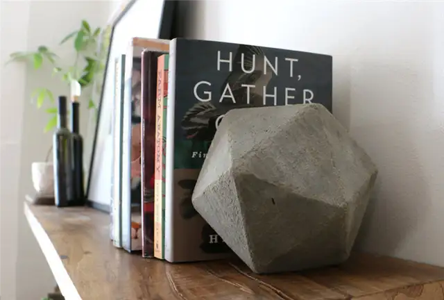 бетонные подставки для книг