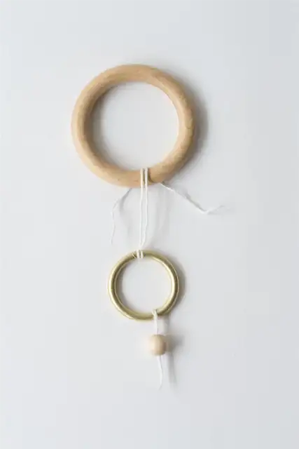 DIY (своими руками) Christmas Mobile - pass string 1