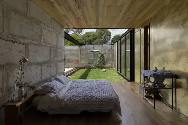 Спальня SawMill House внутренний двор