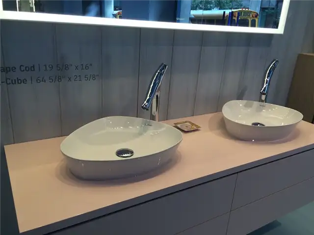 Коллекция Cape Cod Bathroom Треугольная раковина