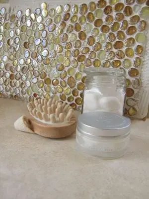 SO-05-034-glass-tile-gold-globs