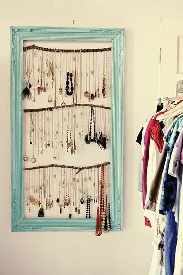 framed-jewelry