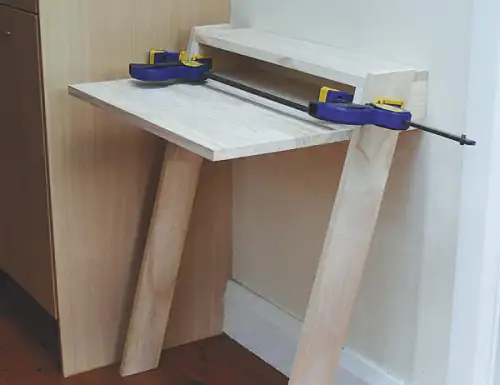 cute-diy-mini-laptop-desk-3-500x385