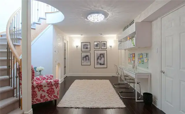 turn-the-hallway-into-a-workspace-narrow-desk