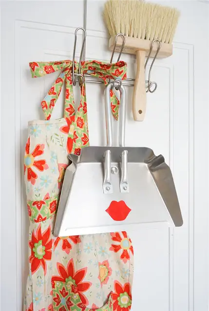 Pretty Face Dustpan DIY (своими руками) Door Hang