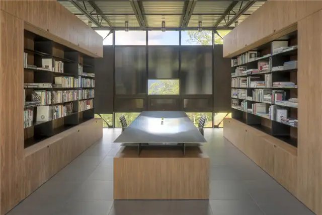 Стальная столешница обеденного стола Shokan House