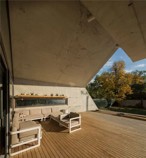 Открытая гостиная Casa G3 в Отопени