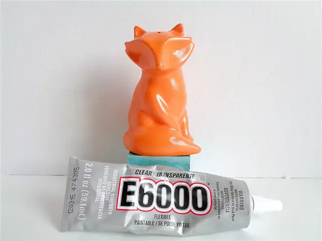 DIY (своими руками) Fox Bookends - клей