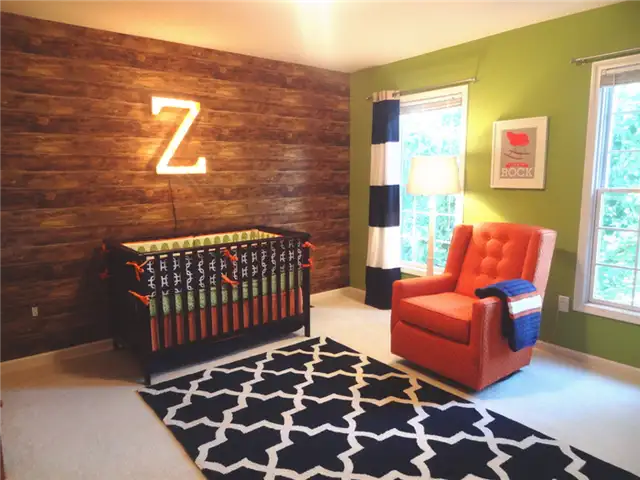 Baby-nursery-wood-wall