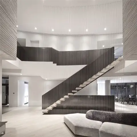 Лестница для гостиной AAWH Residence