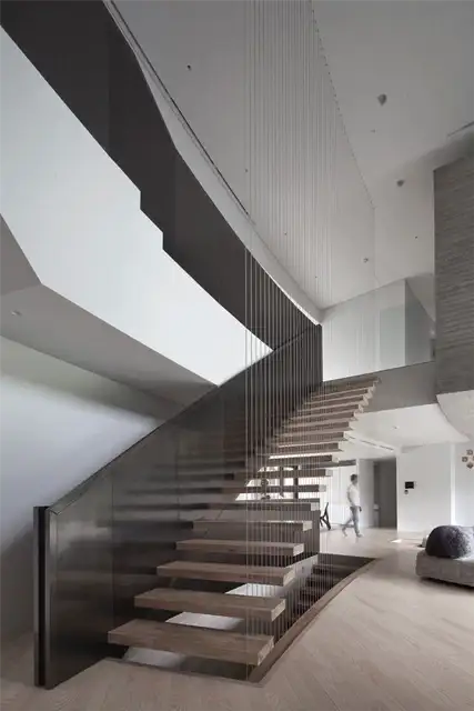 AAWH Residence плавающая лестница