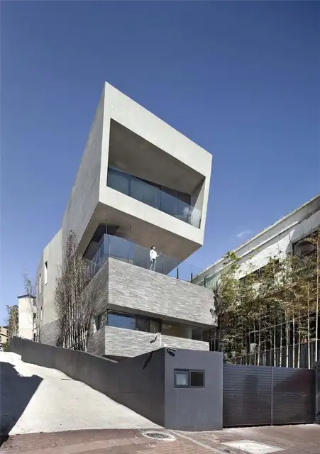 Консоль AAWH Residence