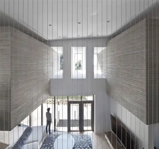 Вид на двухуровневую резиденцию AAWH Residence