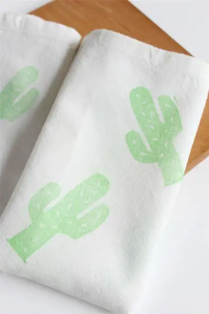 DIY (своими руками) Lino Print Cactus Napkins Green