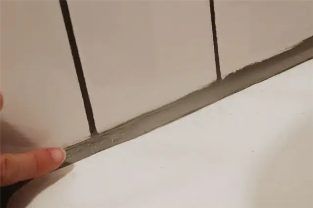 Смочите палец водой