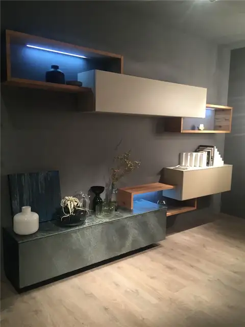 Полки с подсветкой и консолями для медиа u