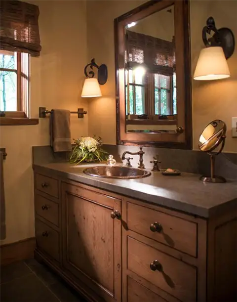 Тумба для ванной комнаты в стиле Woodland chalet in Idaho